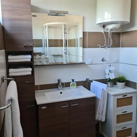 Apartments Pakostane Apartamento