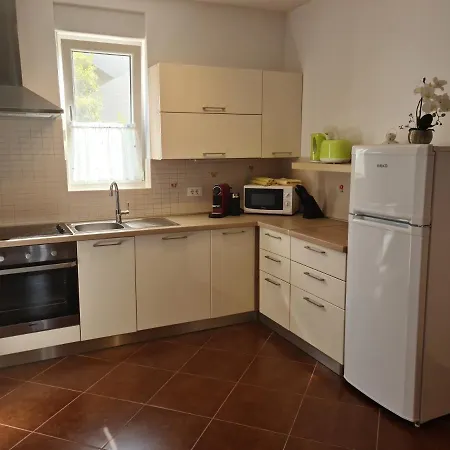 Apartments Pakostane *